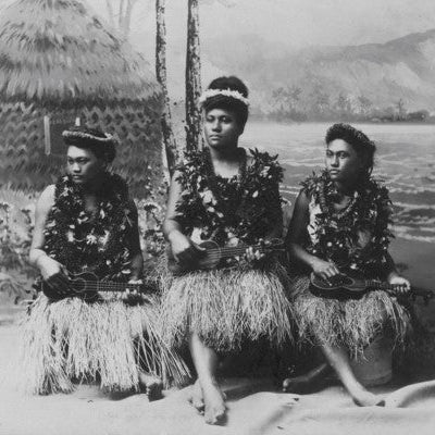 Hula Tänzerinnen mit Ukulele