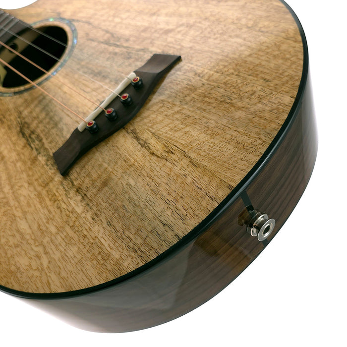 Flight Maia Steel String Bariton Ukulele mit Tonabnehmer