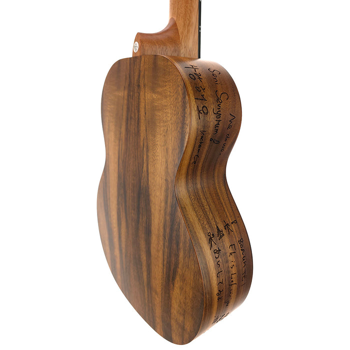TODO "Love" Akazie Tenor-Ukulele hinten rechts
